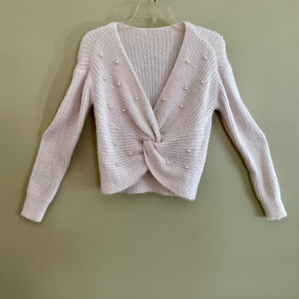 No Boundaries Fuzzy Twist Front Pearl Embellished V-Neck Sweater S 3-5‎ Preppy
